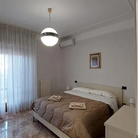 شقة A Casa Di Nonna Lidia كروتوني